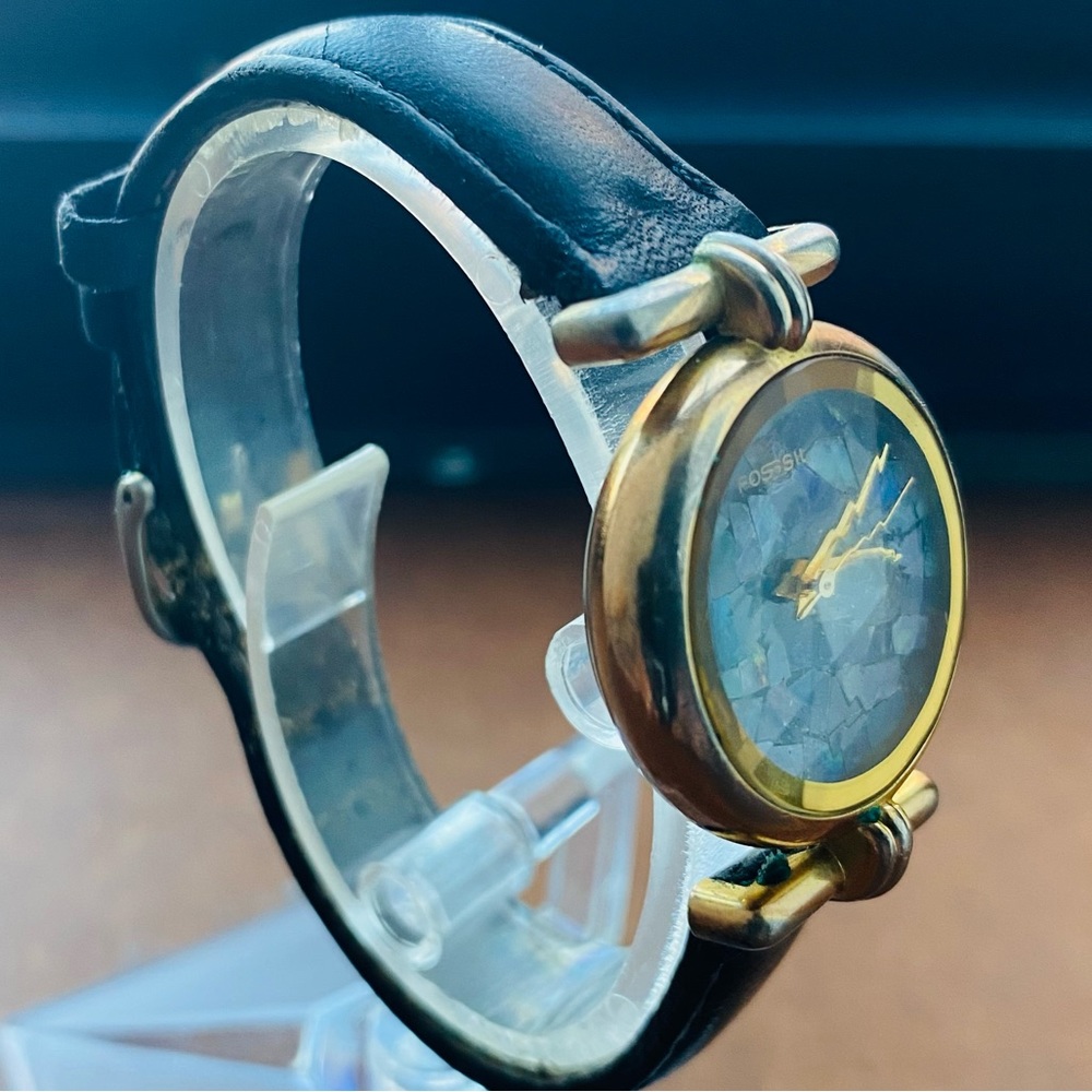 1994 Fossil Shattered Abalone Fossil Watch Pc-7327 - image 3